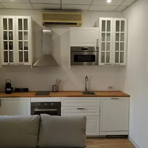 studio-neuf-climatise-tout-equipe-toulon-83100.fr-provencehotel.com/
