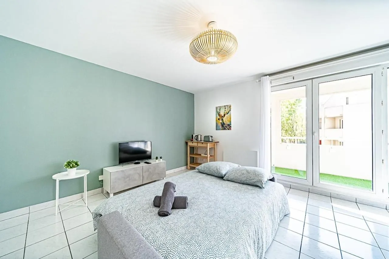 Appartement Cosy Avec Balcony And Garage-Charpennes Villeurbanne 0*,  France