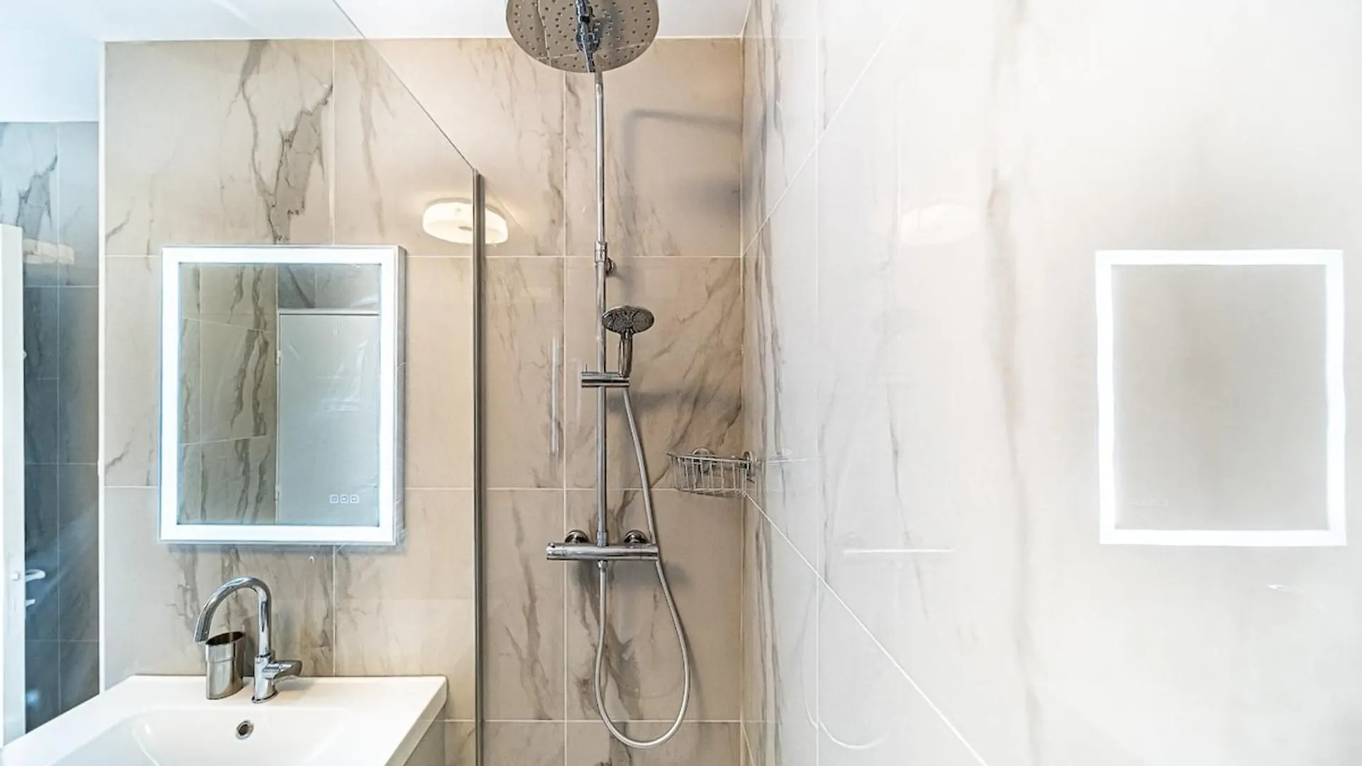 Appartement Cosy Avec Balcony And Garage-Charpennes Villeurbanne 0*,